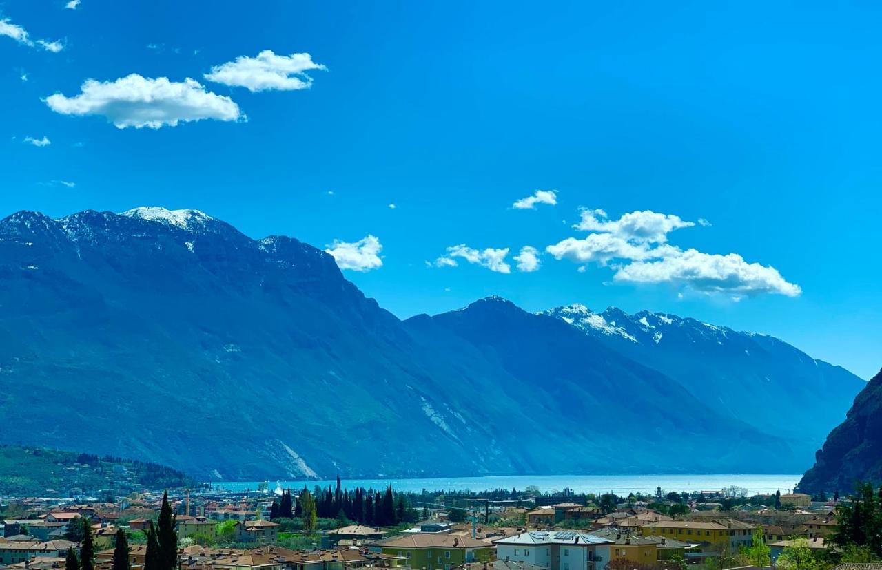 Visioni Lake View Boutique Rooms & Breakfast - Adults Friendly Рива дел Гарда Екстериор снимка